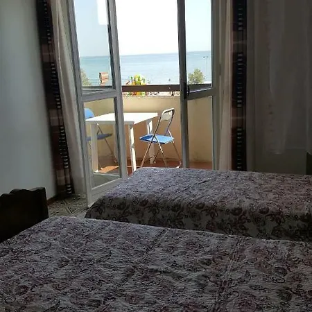 De Benedictis Ferruccio Apartman *